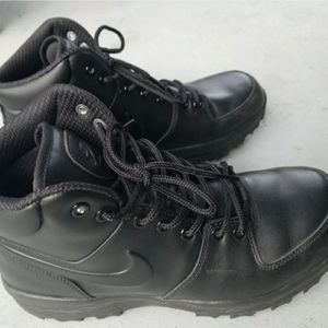 Nike Manoa Leather Boot Sneaker